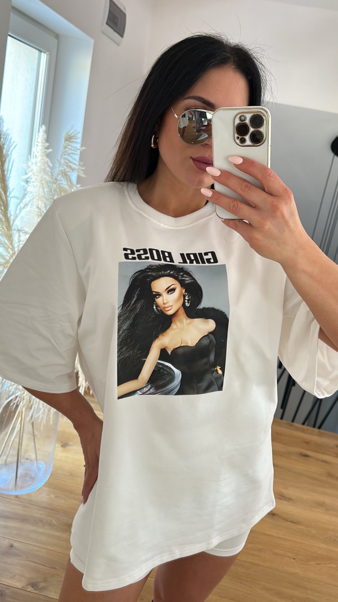 T-shirt GIRL BOSS - biały