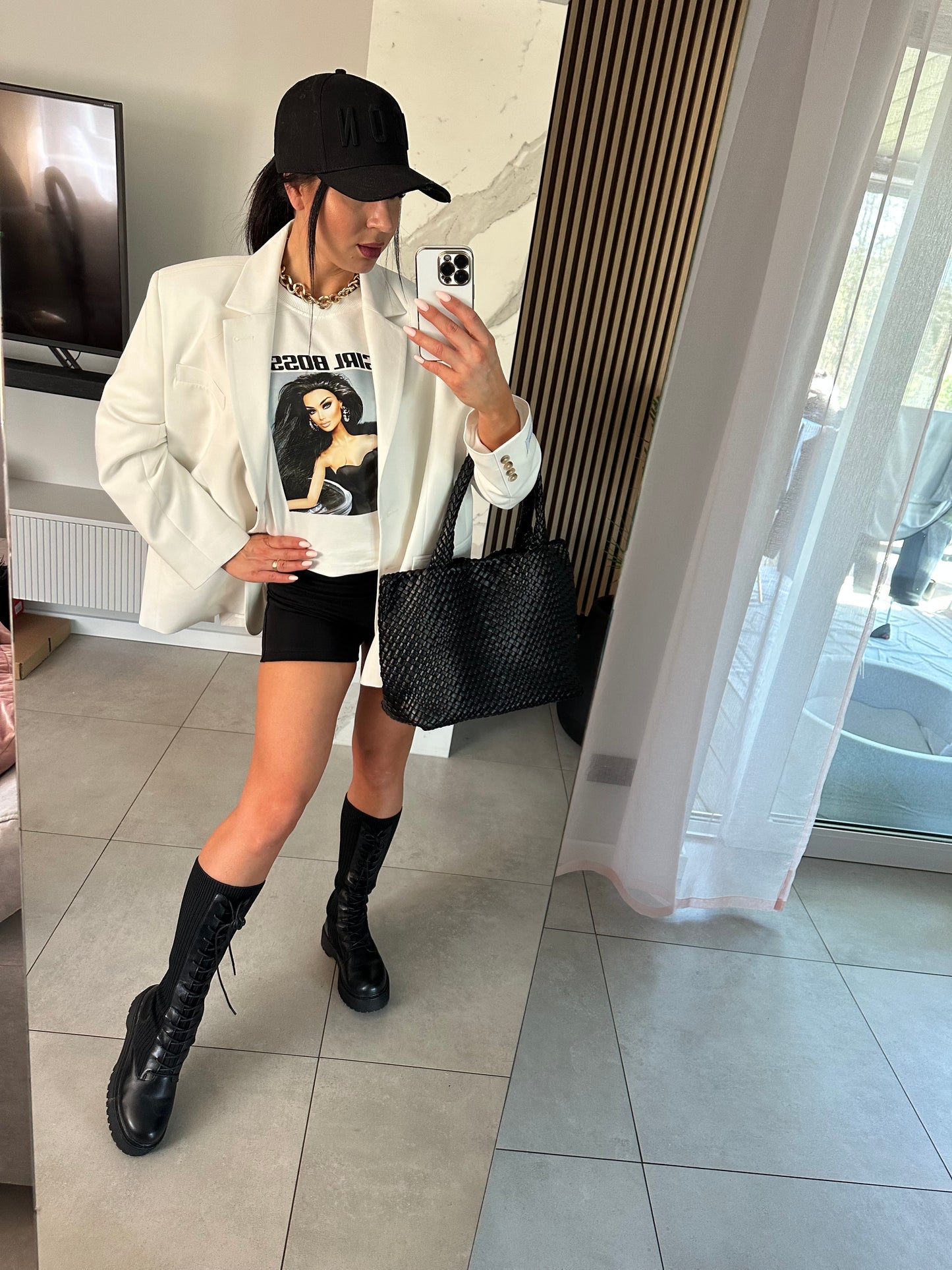 T-shirt GIRL BOSS - biały