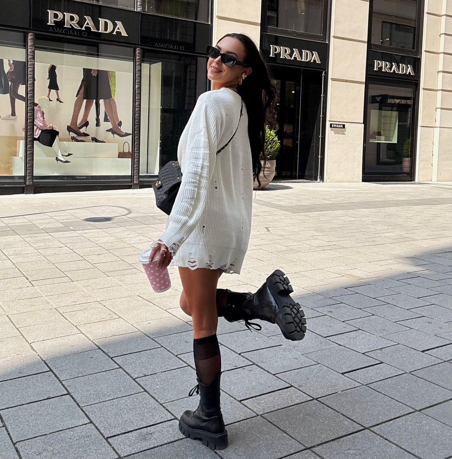 Sweter oversize z dziurami LaMilla - ecru