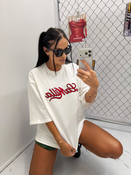 T-shirt La Milla - biały z czerwonym napisem